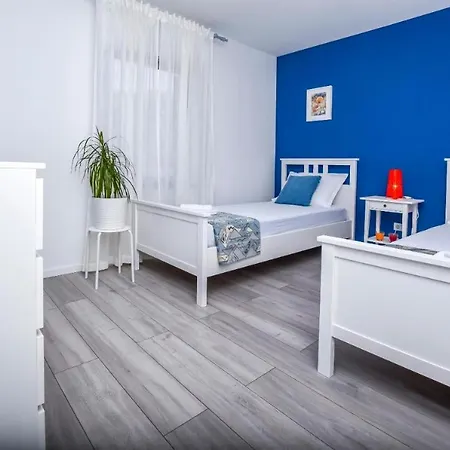 250 Meters To Sea Private Pool Apartment