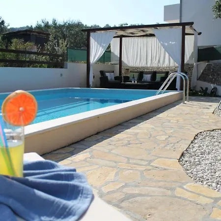 250 Meters To Sea Private Pool Apartment