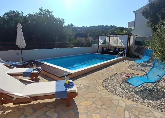 250 Meters To Sea Private Pool Appartement *