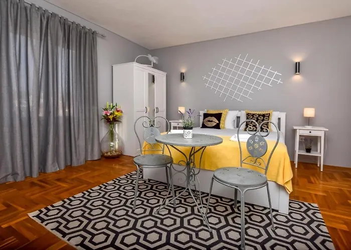 Appartement 250 Meters To Sea Private Pool